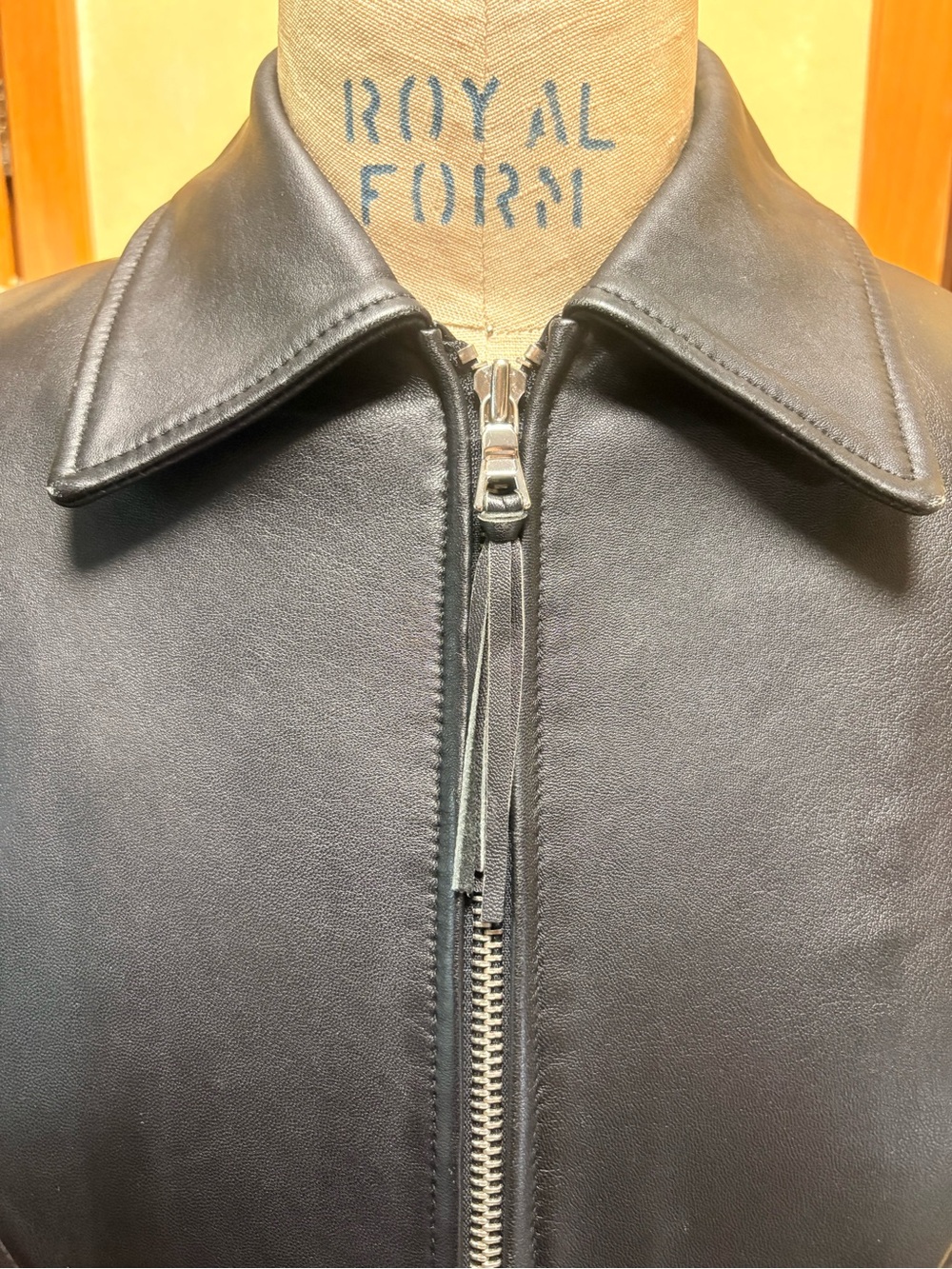 Express 100% Genuine Leather Black Zip Front Fitted Jacket Y2K Minimalist Sz 6 - Picture 5 of 12